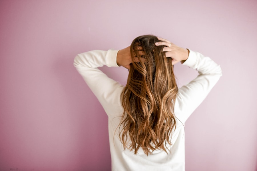 Đội ngũ LumiSalon làm việc với chủ salon